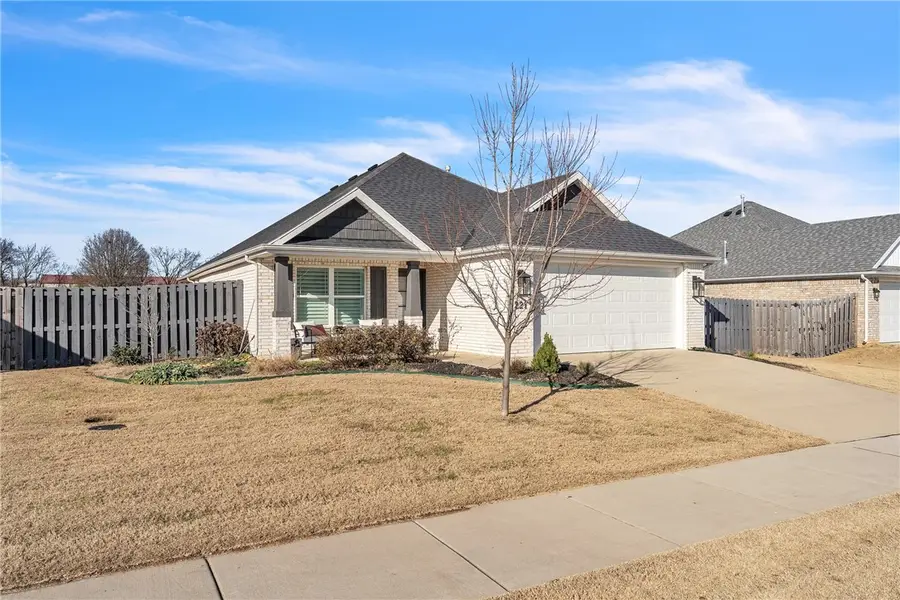 221 S Nightfall Avenue, Farmington, AR 72730 - Image #2