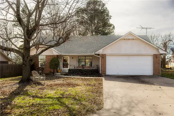2304 Twin Springs Street, Siloam Springs, AR 72761