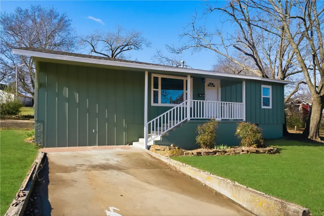 1126 S 2nd Street, Stilwell, OK 74960 - #1