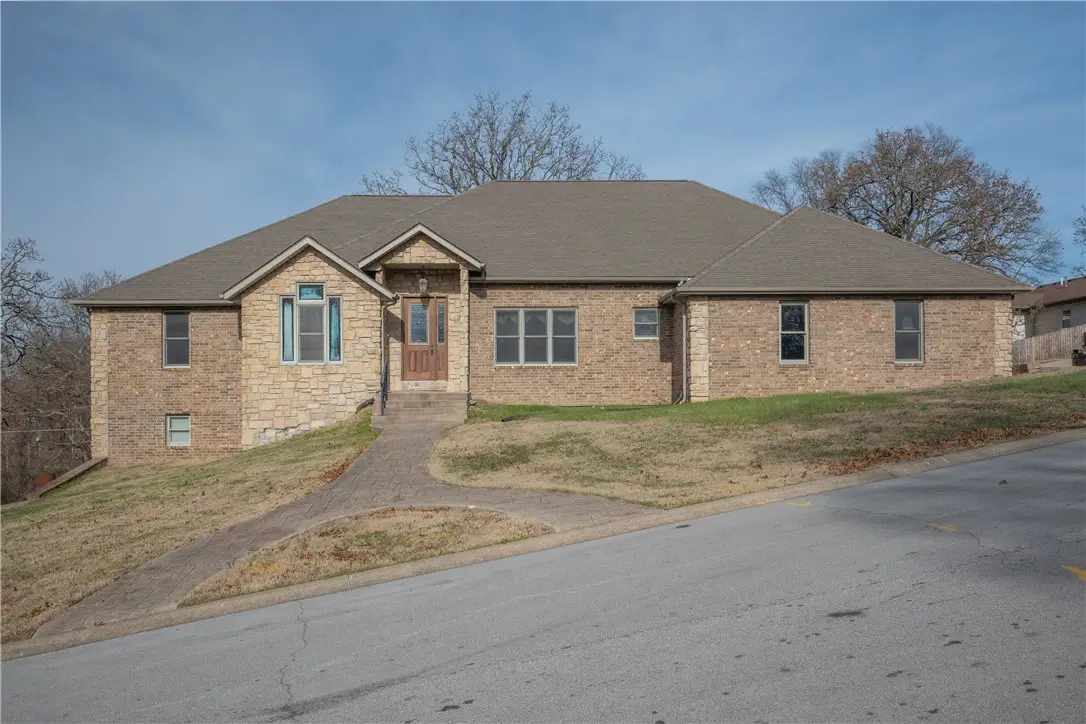 1026 Sherry Drive, Neosho, MO 64850 - Image #1