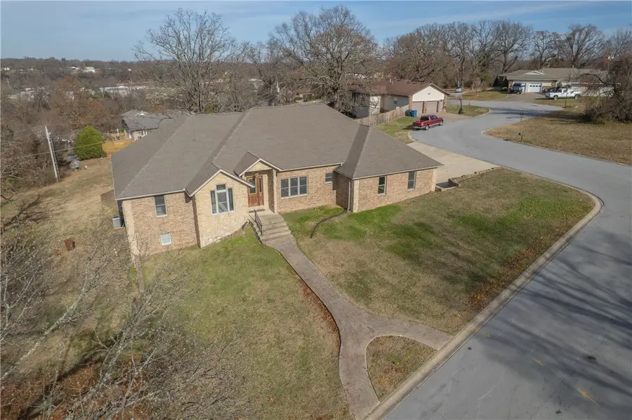 1026 Sherry Drive, Neosho, MO 64850 - Image #2