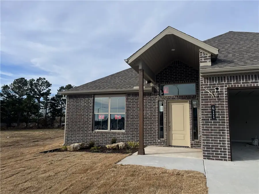 411 W Hondo Street, Siloam Springs, AR 72761 - Image #2