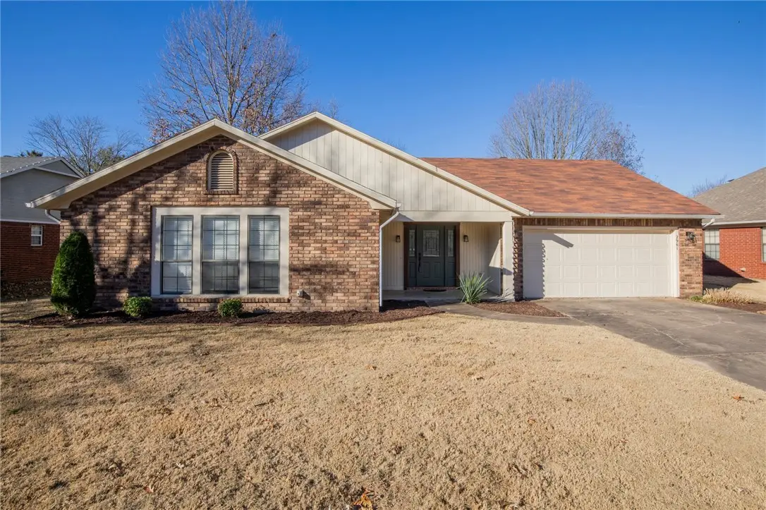 2961 N John Wayne Drive, Fayetteville, AR 72703 - Image #1