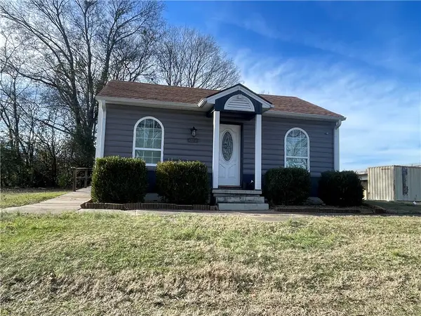 104 S Cleveland, Russellville, AR 72801