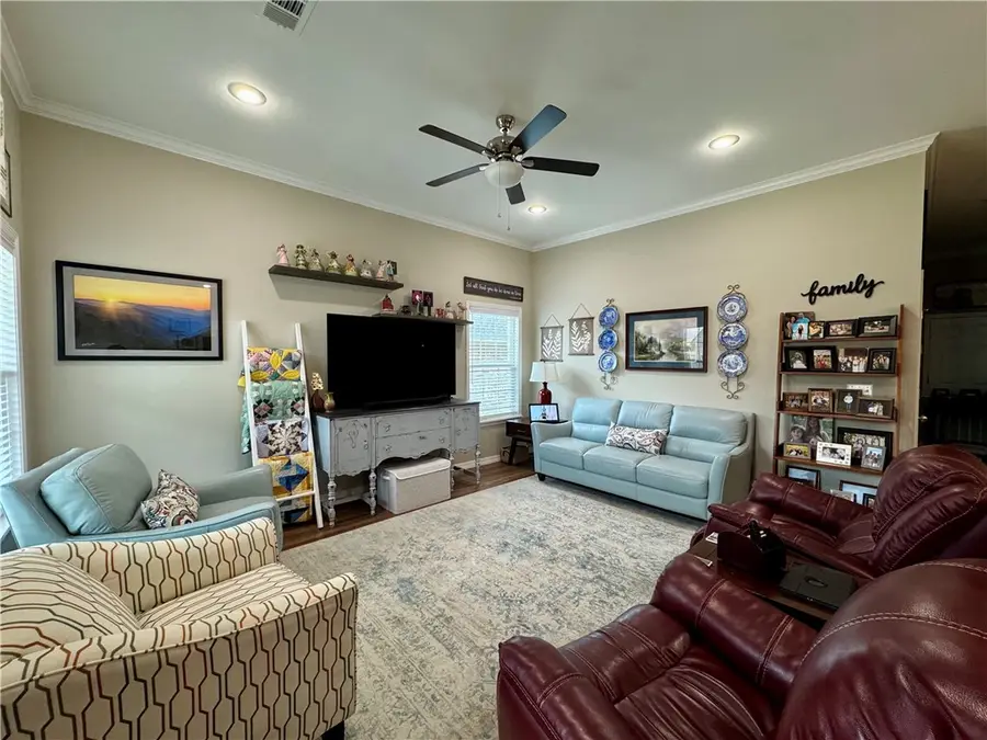 135 Harbor Circle, Russellville, AR 72802 - Image #2