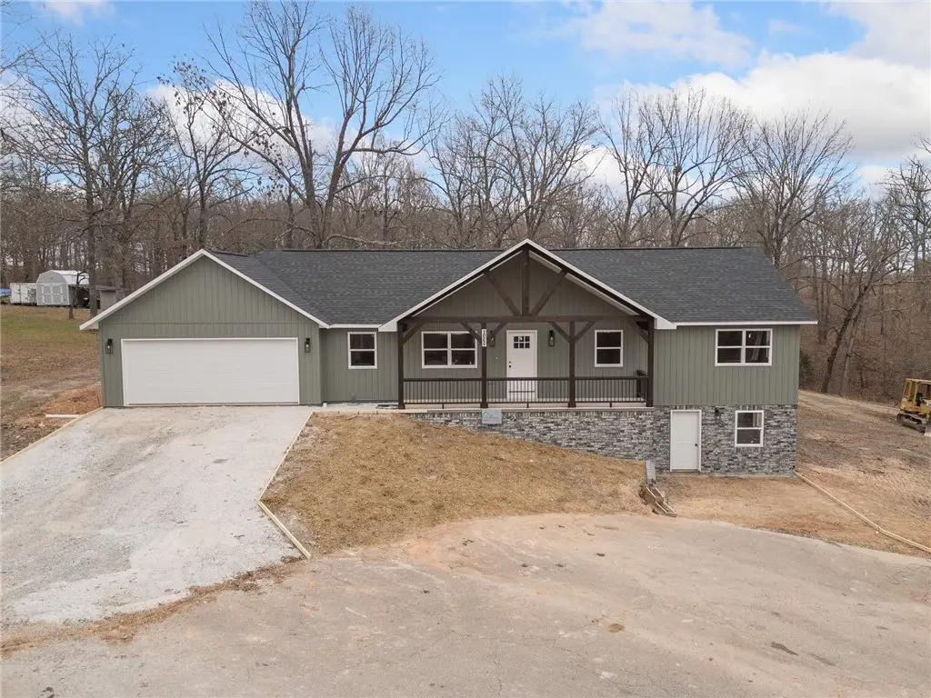 6135 Oak Leaf Drive, Harrison, AR 72601 - Image #1