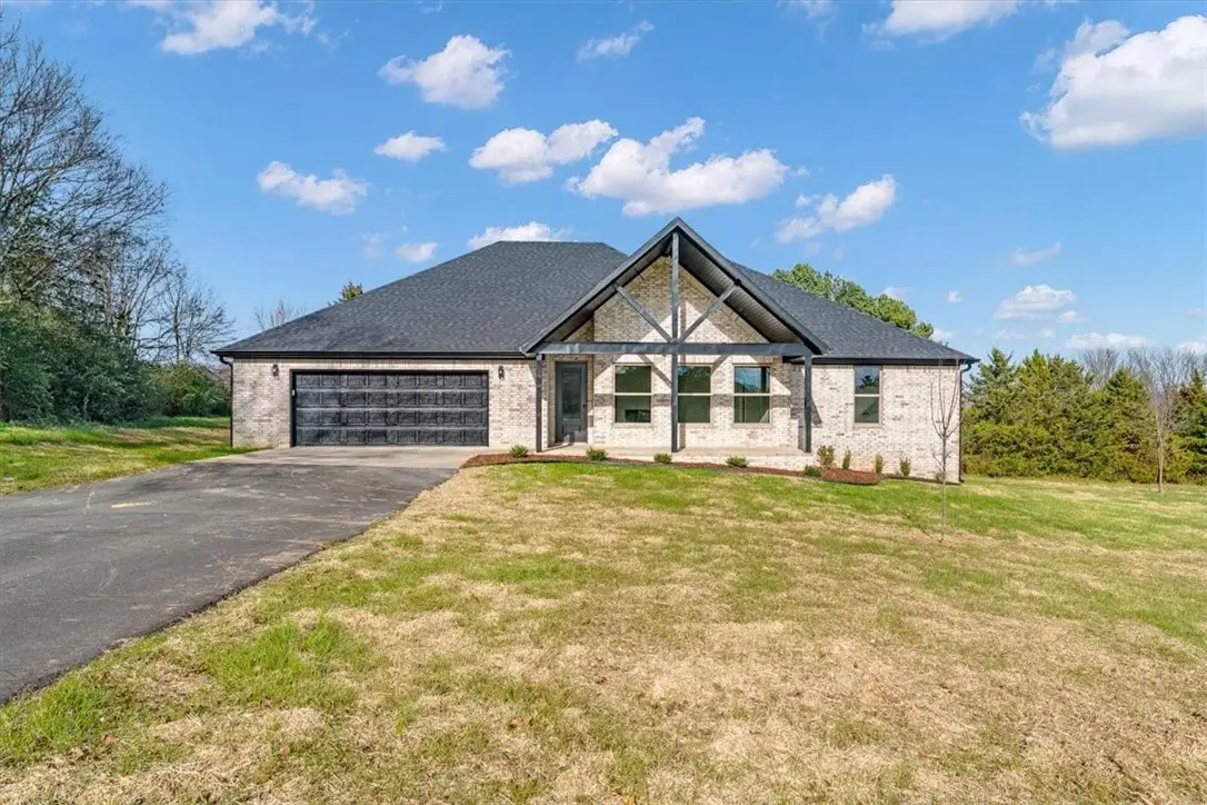 212 Oneal Lane, Elkins, AR 72727 - Image #1