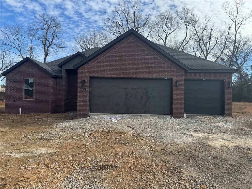 2105 N Dagan Street, Siloam Springs, AR 72761 - Image #1