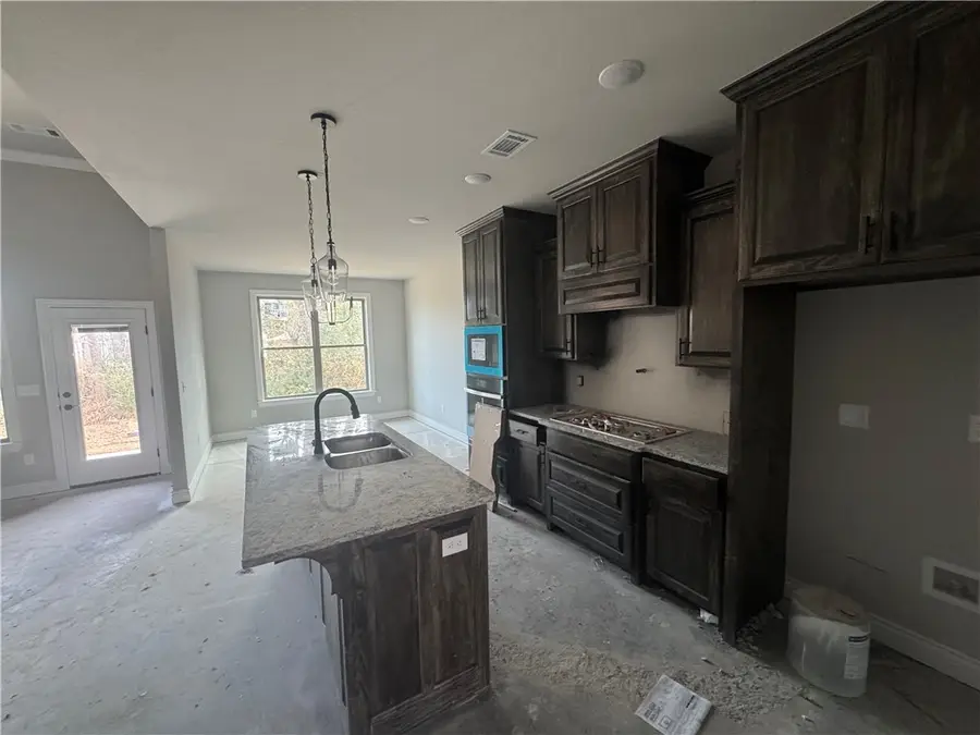 2105 N Dagan Street, Siloam Springs, AR 72761 - Image #2