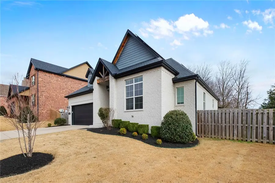 123 Angel Falls Lane, Springdale, AR 72762 - Image #2