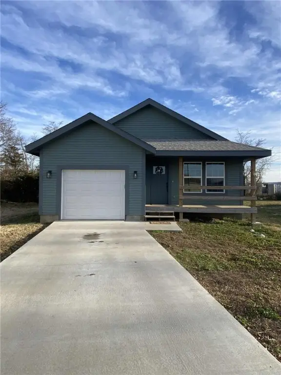 305 Estates Drive, Green Forest, AR 72638 - Image #1