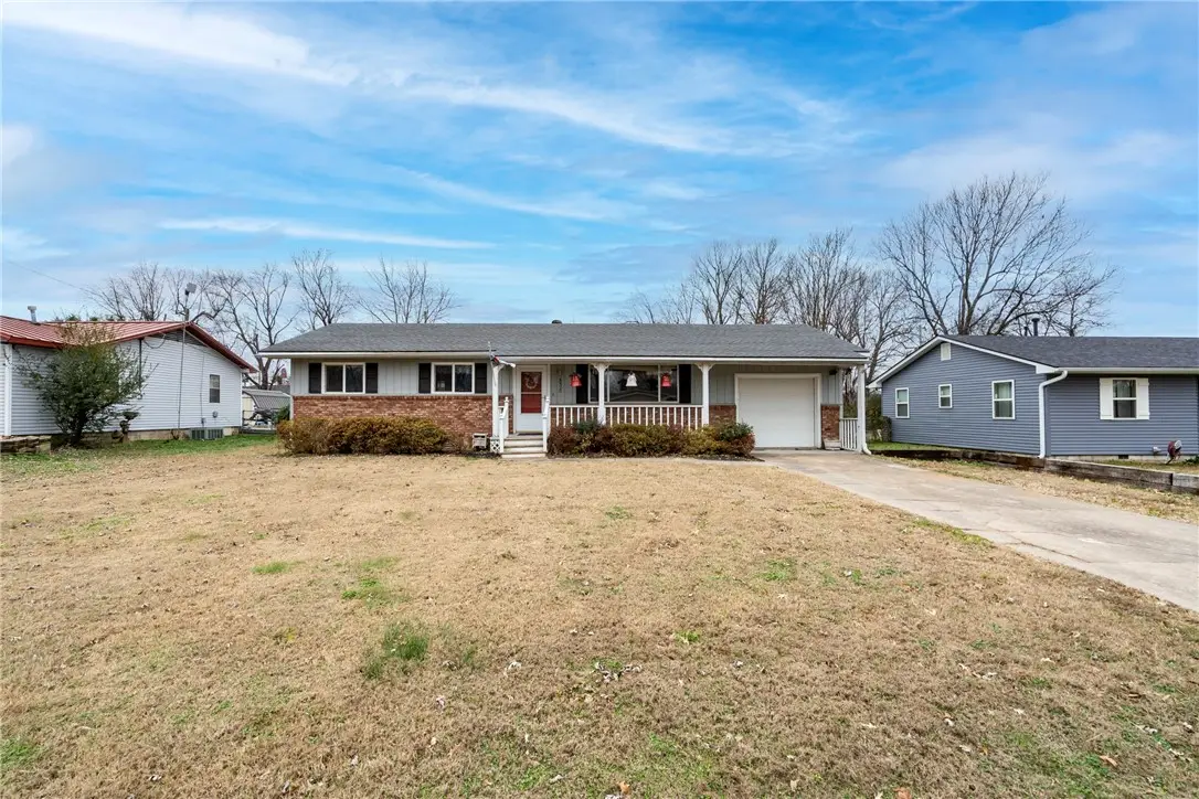 838 S Cherry Street, Siloam Springs, AR 72761 - Image #1