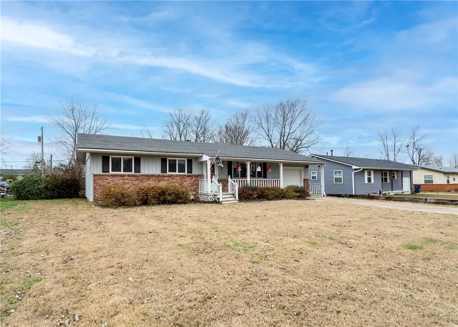 838 S Cherry Street, Siloam Springs, AR 72761 - Image #2