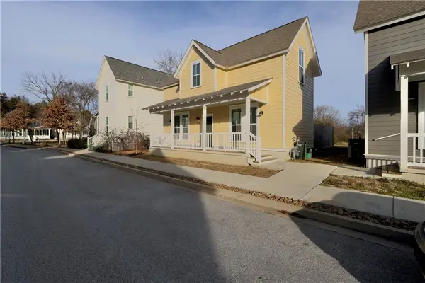 1044 S Beebalm Avenue, Fayetteville, AR 72701