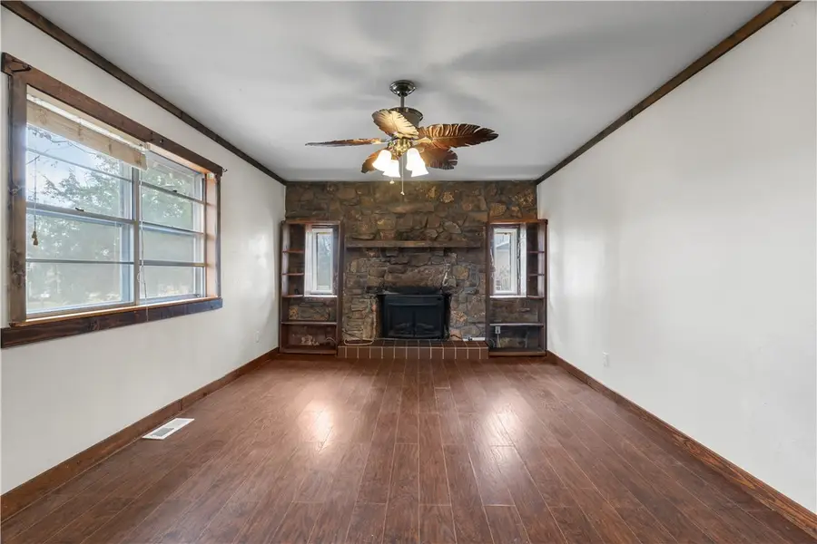 215 S Virginia Avenue, Gentry, AR 72734 - Image #3