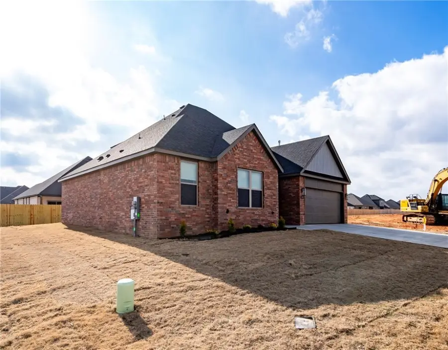 7101 Orange Avenue, Bentonville, AR 72714 - Image #2