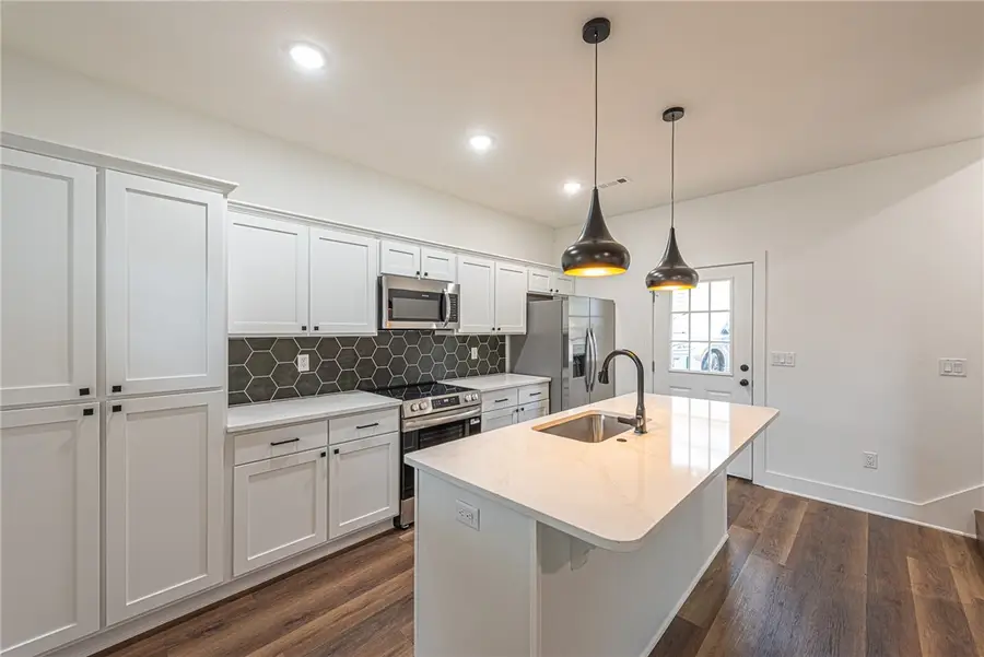 1042 S Laramie Heights, Fayetteville, AR 72704 - Image #3