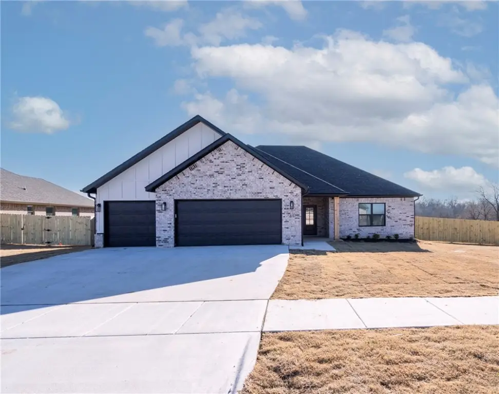 81 W Pitts Street, Farmington, AR 72730 - Image #1