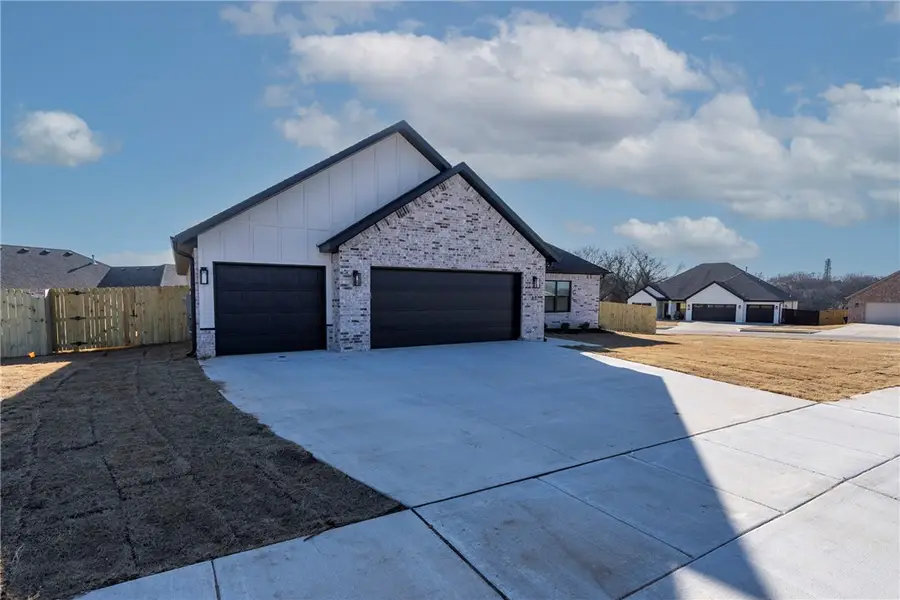 81 W Pitts Street, Farmington, AR 72730 - Image #3