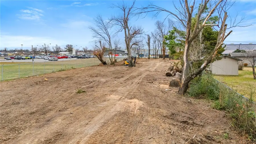 1128 W Persimmon, Rogers, AR 72756 - Image #3