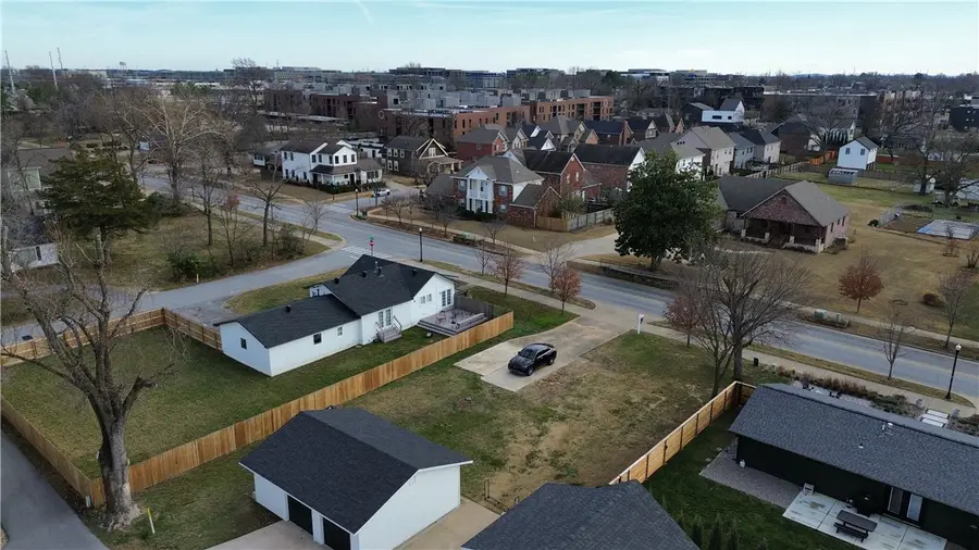 707 E Central Avenue, Bentonville, AR 72712 - Image #3