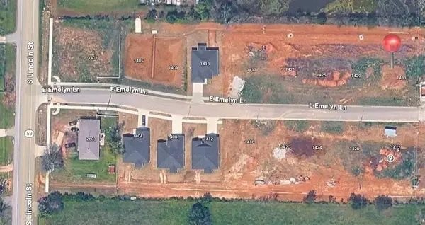 1433 E Emelyn Lane, Siloam Springs, AR 72761