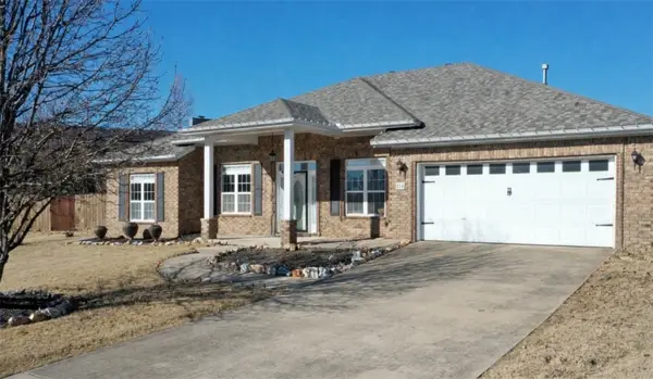 810 Brookside Court, Rogers, AR 72758