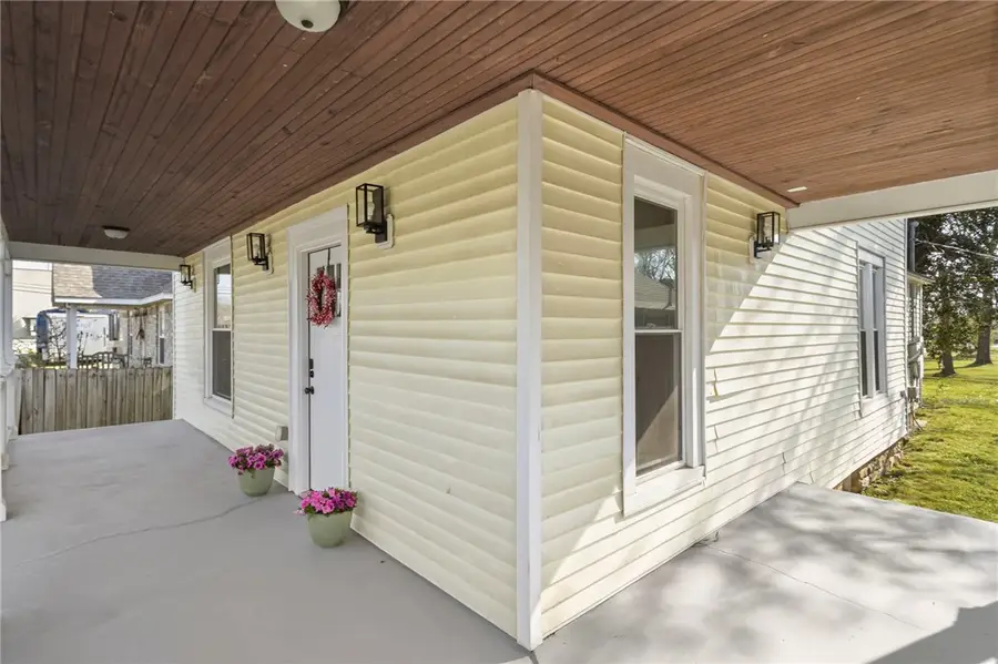 120 S Collins Avenue, Gentry, AR 72734 - #2