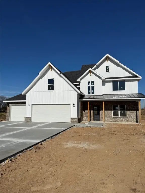 2100 Taylor Orchard Road, Gentry, AR 72734 - Image #2