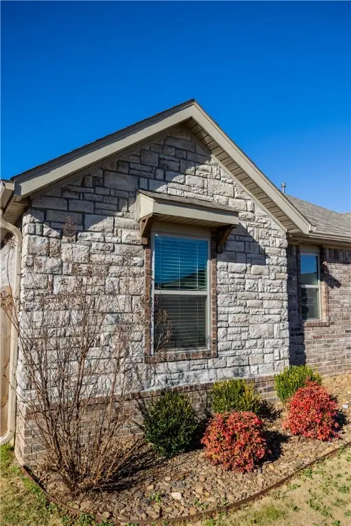 1011 Fair Oaks Street, Tontitown, AR 72762 - Image #3