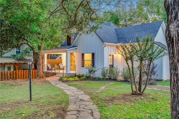 319 S College Avenue, Fayetteville, AR 72701