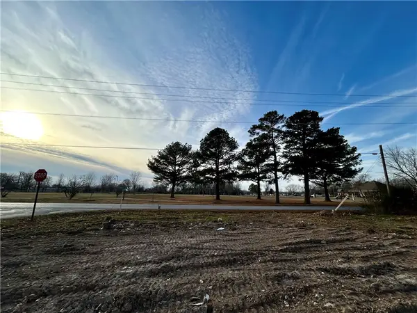 406 W 1st Street, Gentry, AR 72734