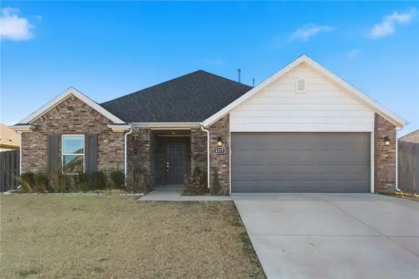 4375 Topeka Avenue, Fayetteville, AR 72704