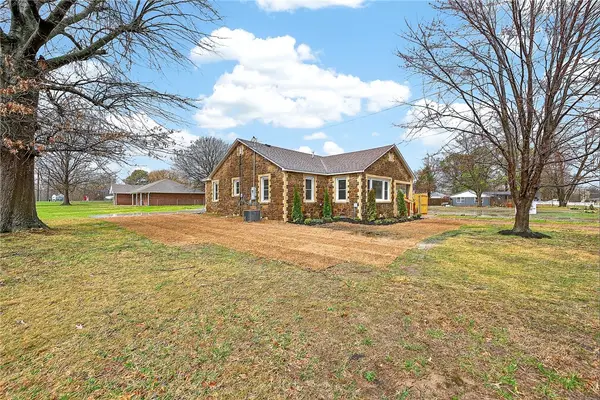 500 N West End Street, Springdale, AR 72764