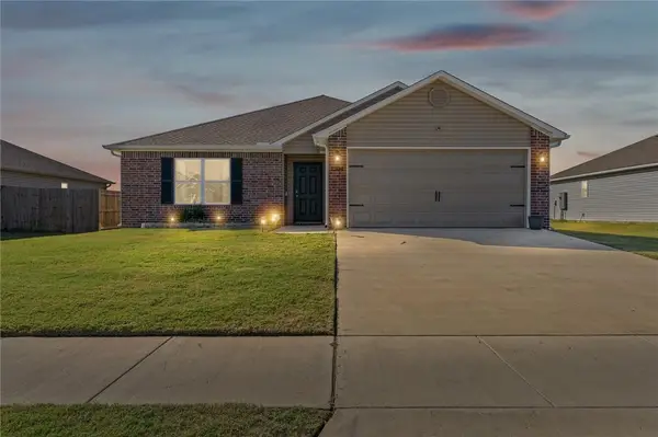 1504 S Blandford Street, Siloam Springs, AR 72761