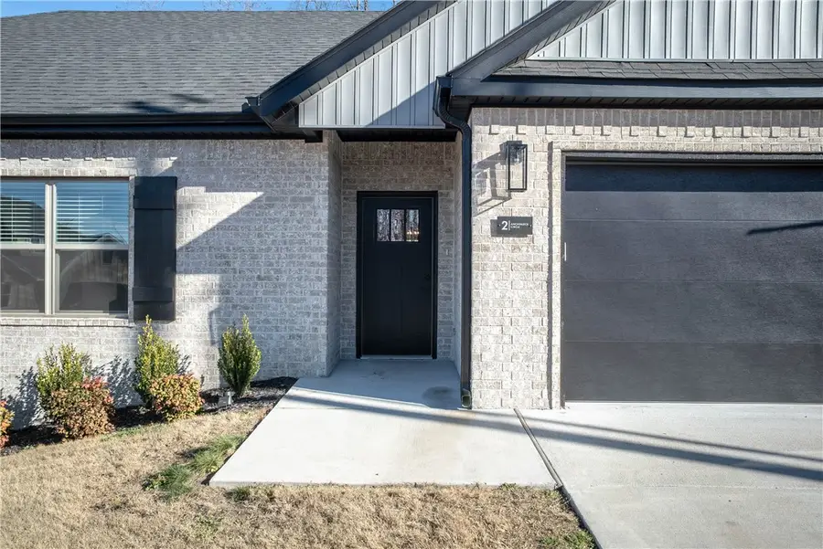 2 Anchinleck Circle, Bella Vista, AR 72715 - Image #2