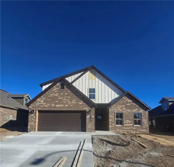 2307 Presley Street, Siloam Springs, AR 72761