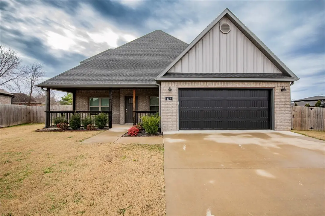 437 Ramsey Street, Gentry, AR 72734 - Image #1