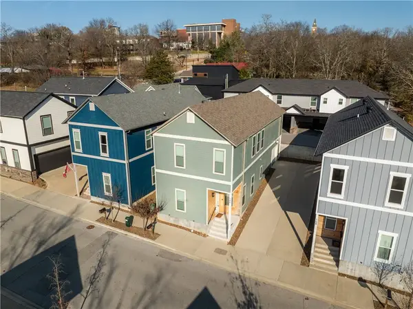 146 E South Street, Fayetteville, AR 72701