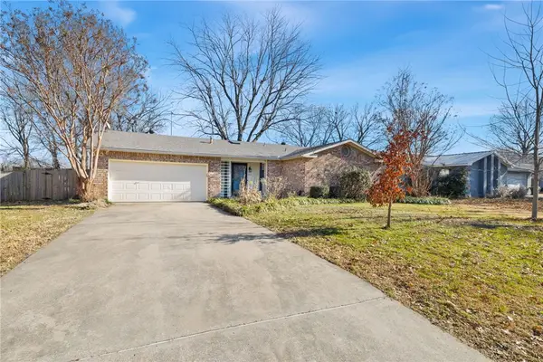 3160 N Malinda Drive, Fayetteville, AR 72703