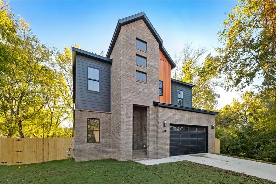 634 S Happy Hollow Road, Fayetteville, AR 72701 - Image #2