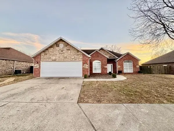 1203 Willow Bend Avenue, Bentonville, AR 72713