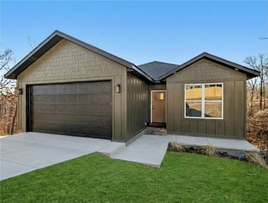 81 Selkirk Drive, Bella Vista, AR 72715 - Image #1