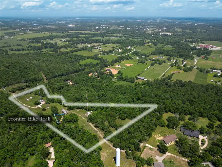 2497 Woodcliff Road, Springdale, AR 72764 - #3