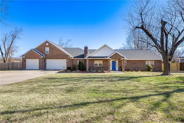 1925 S 21st Street, Rogers, AR 72758