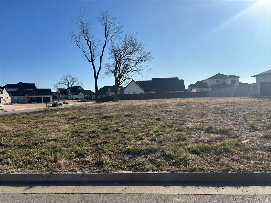 8604 W Feathered Nest Run, Rogers, AR 72713 - Image #2