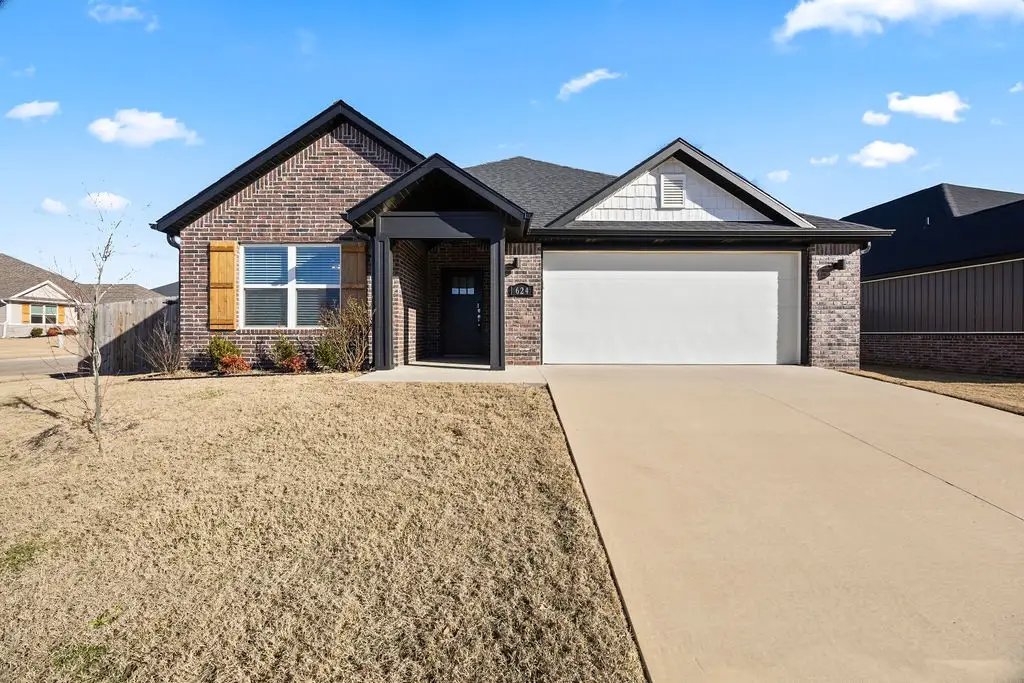 624 S Benchmark Lane, Fayetteville, AR 72704 - Image #1