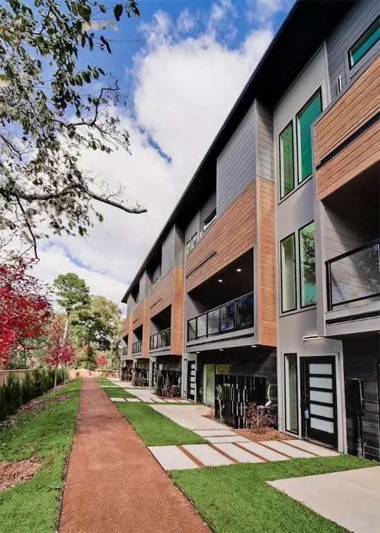 214 NW 9th Street, Bentonville, AR 72712 - Image #1