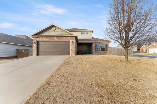 2202 Elmwood Avenue, Lowell, AR 72745