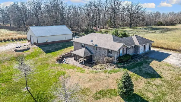 10309 Mcgruder Boulevard, Cassville, MO 65625